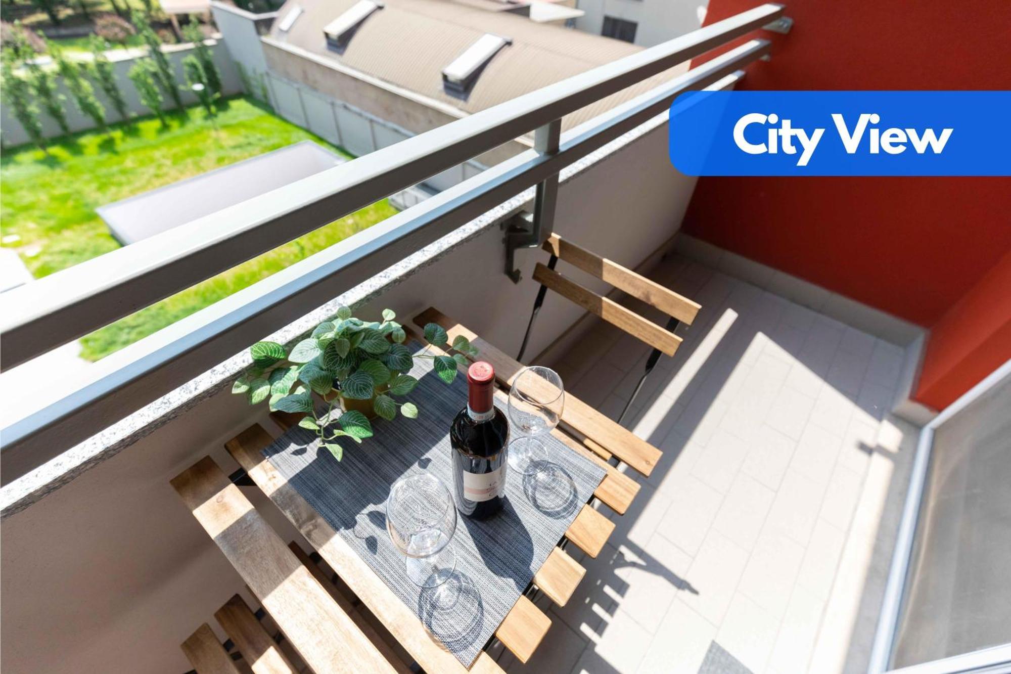 The Green House - Private Parking And Balcony Leilighet Milano Eksteriør bilde